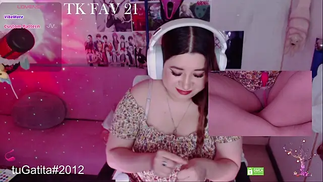 Pink girl0n online show from April 5, 10:38 pm