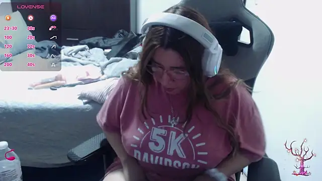 Pink girl0n online show from December 20, 7:44 am