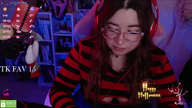 Pink girl0n online show from October 31, 10:49 pm