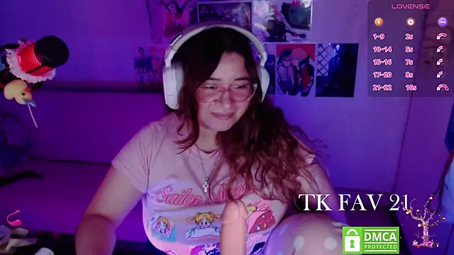 Pink girl0n online show from May 28, 8:44 am