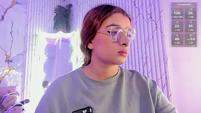 Naomy tay1 online show from April 11, 2:52 am