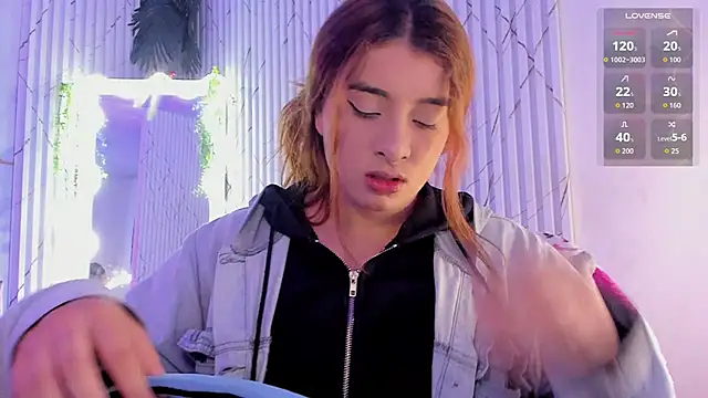 Naomy tay1 online show from April 15, 4:40 am