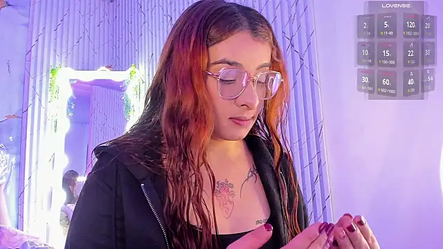 Naomy tay1 online show from March 20, 3:40 am