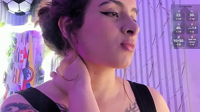 Naomy tay1 online show from July 2, 3:07 am