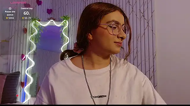 Naomy tay1 online show from February 20, 3:36 am