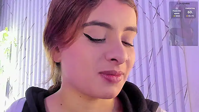 Naomy tay1 online show from April 23, 3:02 am