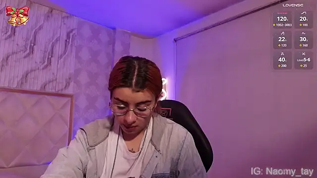 Naomy tay1 online show from December 1, 3:18 am