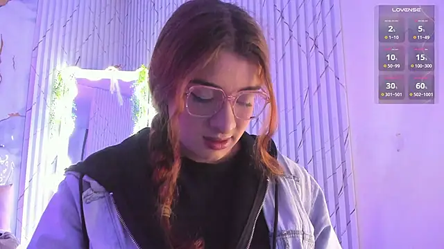 Naomy tay1 online show from April 5, 2:40 am