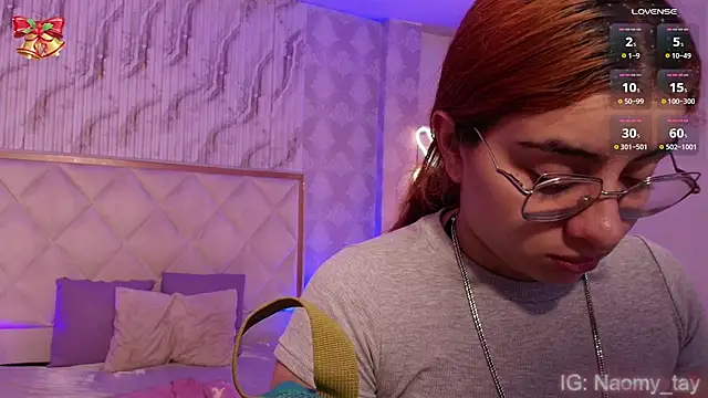 Naomy tay1 online show from November 30, 3:07 am