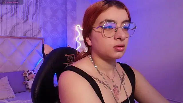 Naomy tay1 online show from November 23, 3:38 am