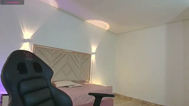 Snapshot of Violet_tay1 chatting on September 25, 11:38 am Violet tay1 online show from September 25, 11:38 am