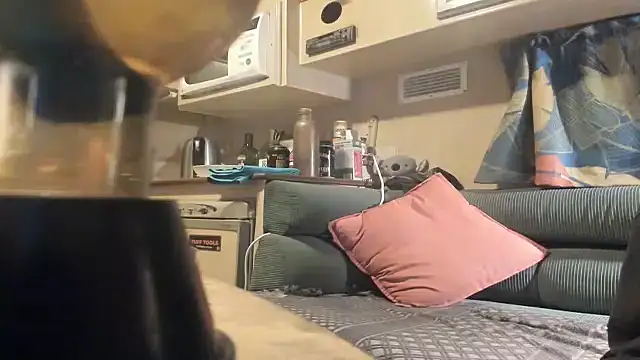 KrystalRoss online show from November 8, 10:19 am