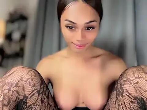Snapshot of vikkylustfullgodess chatting on July 10, 1:27 am vikkylustfullgodess online show from July 10, 1:27 am
