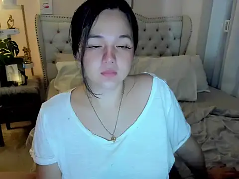 SweetHoney369 online show from June 17, 1:27 am
