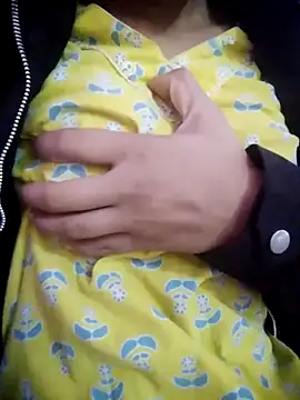 Snapshot of modelnishu chatting on December 1, 10:16 am modelnishu online show from December 1, 10:16 am