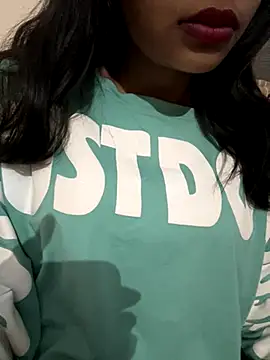 Snapshot of modelnishu chatting on November 17, 1:42 am modelnishu online show from November 17, 1:42 am