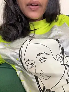 Snapshot of modelnishu chatting on October 3, 12:06 pm modelnishu online show from October 3, 12:06 pm