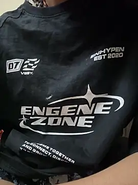 modelnishu online show from March 6, 5:52 pm