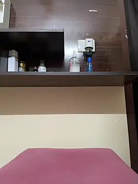 modelnishu online show from March 3, 1:18 pm