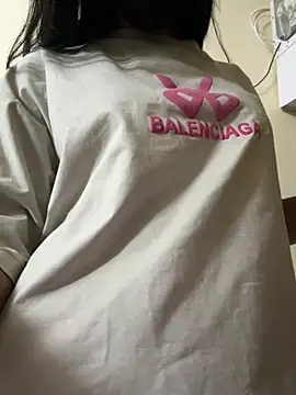 modelnishu online show from March 22, 2:40 pm