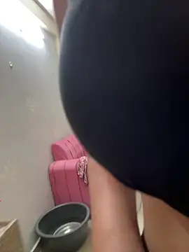 modelnishu online show from April 11, 1:13 am