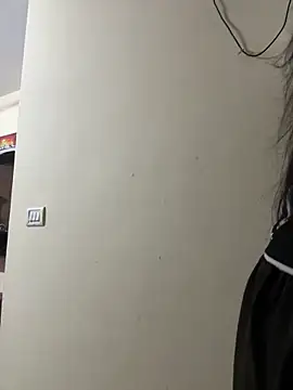 modelnishu online show from April 5, 2:35 pm