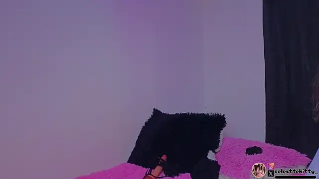 Snapshot of celestte_evans_1 chatting on June 18, 5:06 am celestte evans 1 online show from June 18, 5:06 am