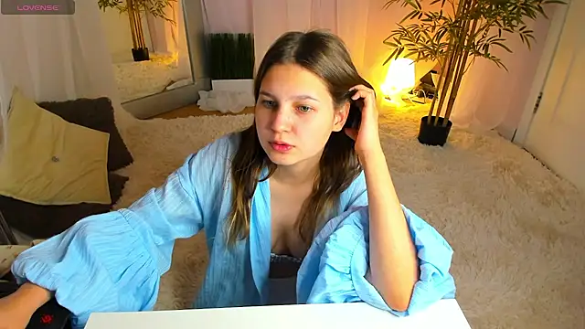 Snapshot of Elle_Ellise chatting on September 10, 1:15 am Elle Ellise online show from September 10, 1:15 am