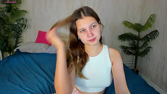Snapshot of Elle_Ellise chatting on September 13, 12:43 am Elle Ellise online show from September 13, 12:43 am