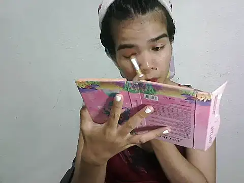 Snapshot of flawless_yue chatting on November 12, 3:32 am flawless yue online show from November 12, 3:32 am