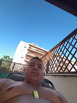 BULLBSX online show from April 18, 3:58 pm