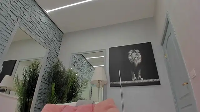Reina Cummings online show from July 4, 6:53 am