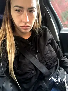 Reina Cummings online show from September 15, 4:46 am