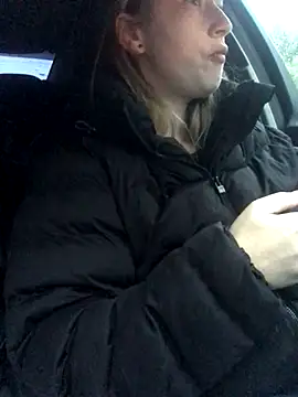 Reina Cummings online show from September 29, 4:52 am