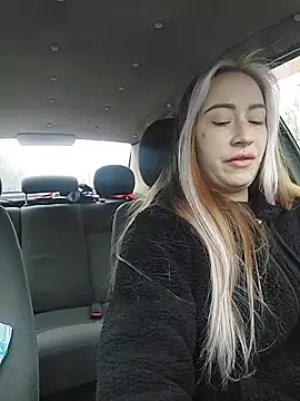 Reina Cummings online show from March 3, 5:58 am