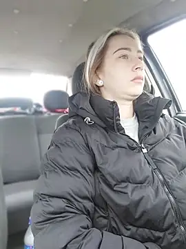 Reina Cummings online show from March 19, 6:13 am