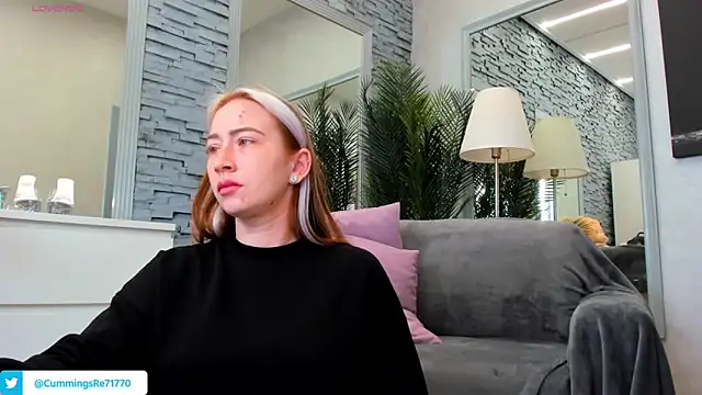 Reina Cummings online show from March 11, 7:24 am