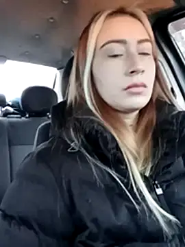 Reina Cummings online show from November 20, 6:03 am