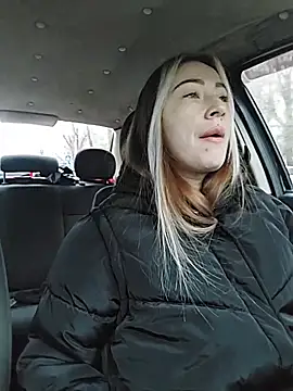 Reina Cummings online show from February 9, 5:49 am