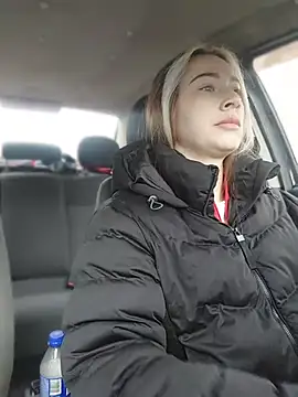 Reina Cummings online show from March 21, 6:03 am