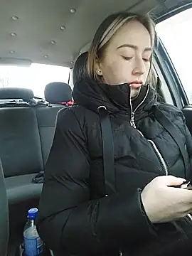 Reina Cummings online show from January 19, 6:06 am