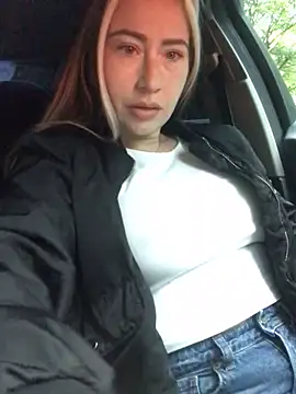 Reina Cummings online show from September 26, 4:52 am