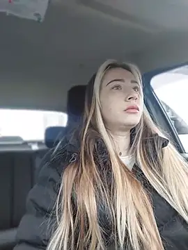 Reina Cummings online show from March 27, 6:00 am