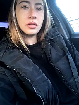 Reina Cummings online show from September 28, 4:41 am