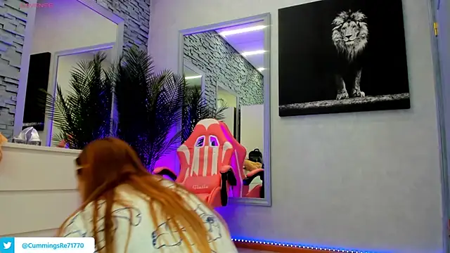 Reina Cummings online show from February 21, 8:05 am