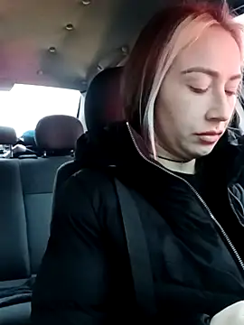 Reina Cummings online show from November 19, 6:02 am