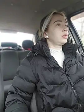 Reina Cummings online show from March 22, 5:53 am