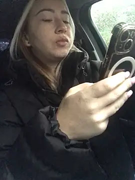 Reina Cummings online show from October 3, 4:58 am