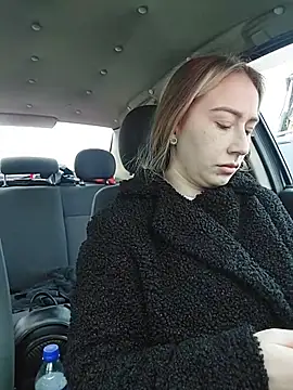 Reina Cummings online show from February 11, 6:13 am