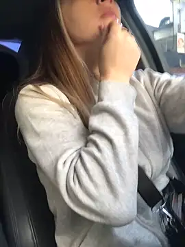 Reina Cummings online show from September 14, 4:35 am